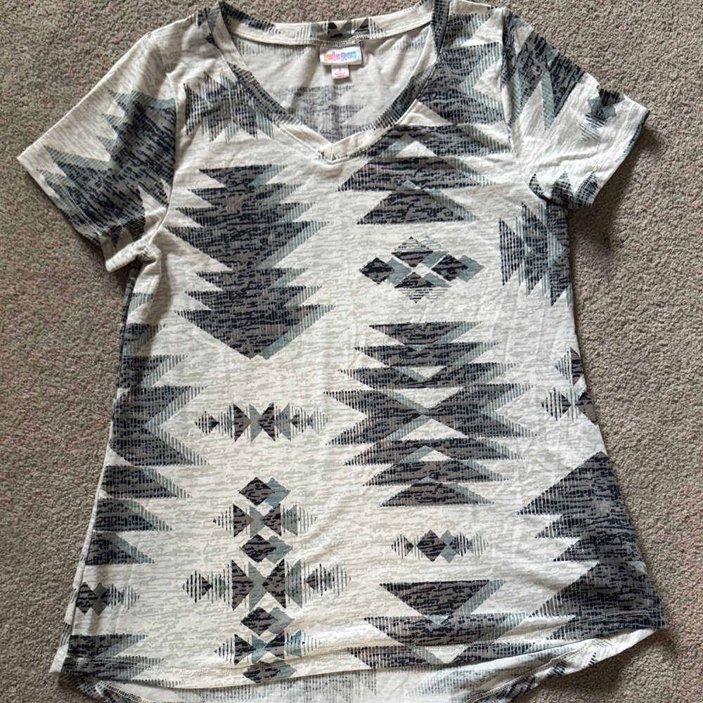 LuLaRoe Gray Geometric Short Sleeve Top